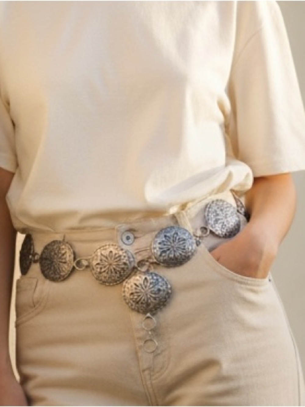 Vintage-Inspired Silver Disc Necklace Belt